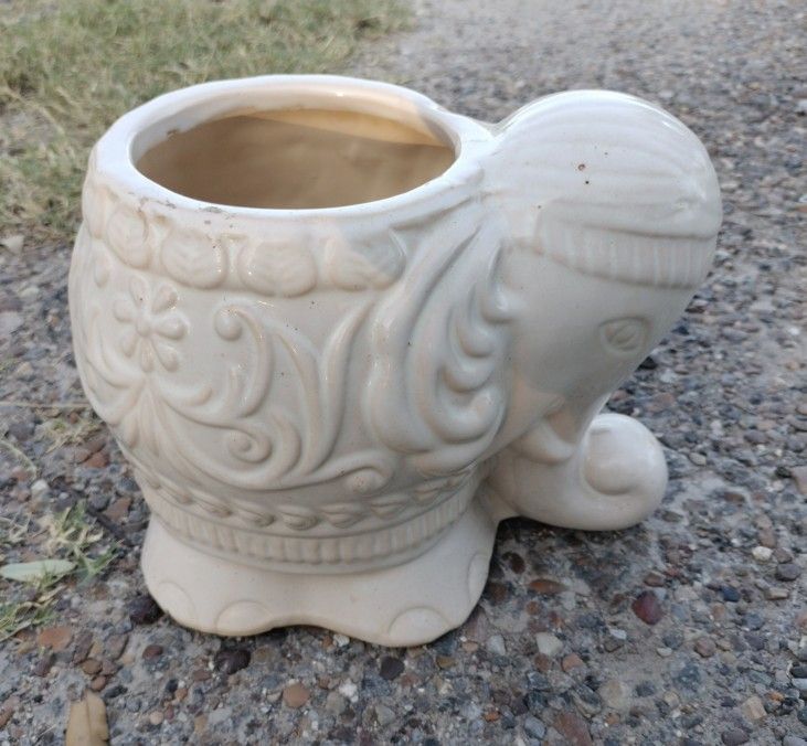 Elephant pot for plants. $10