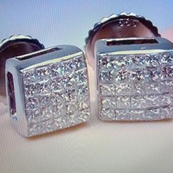 1.0 Diamond Earrings. Very Beautiful 