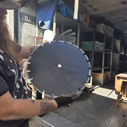 Saw Blades And Vacuum Head