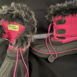 Snow Boots Size 4–