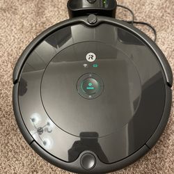 Roomba 694 Vacuum