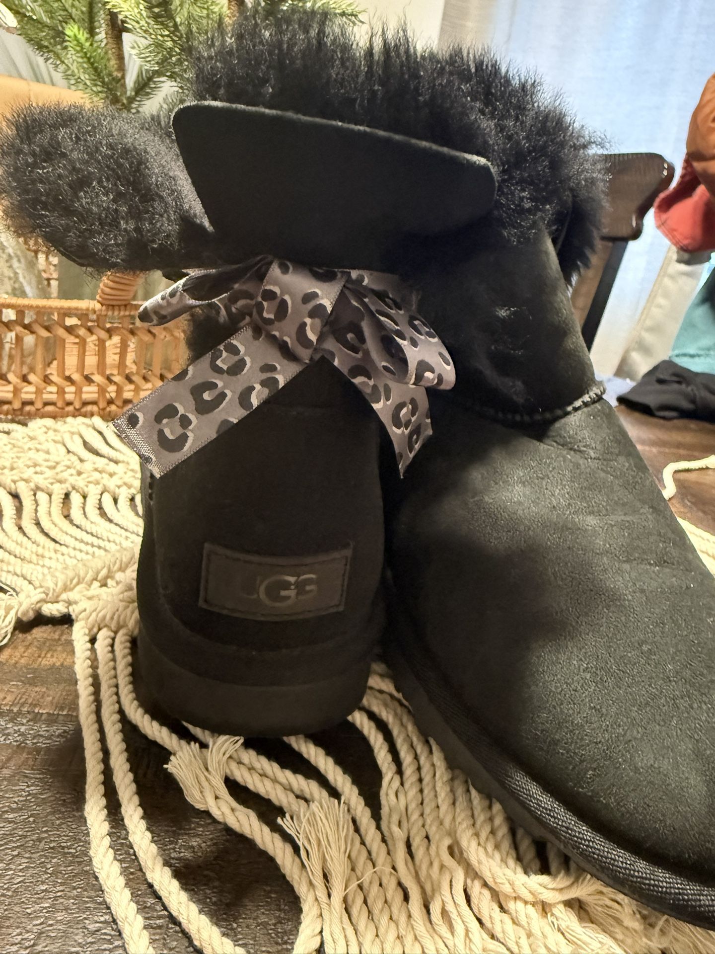 Ugg mini Bailey With Leopard Bow 