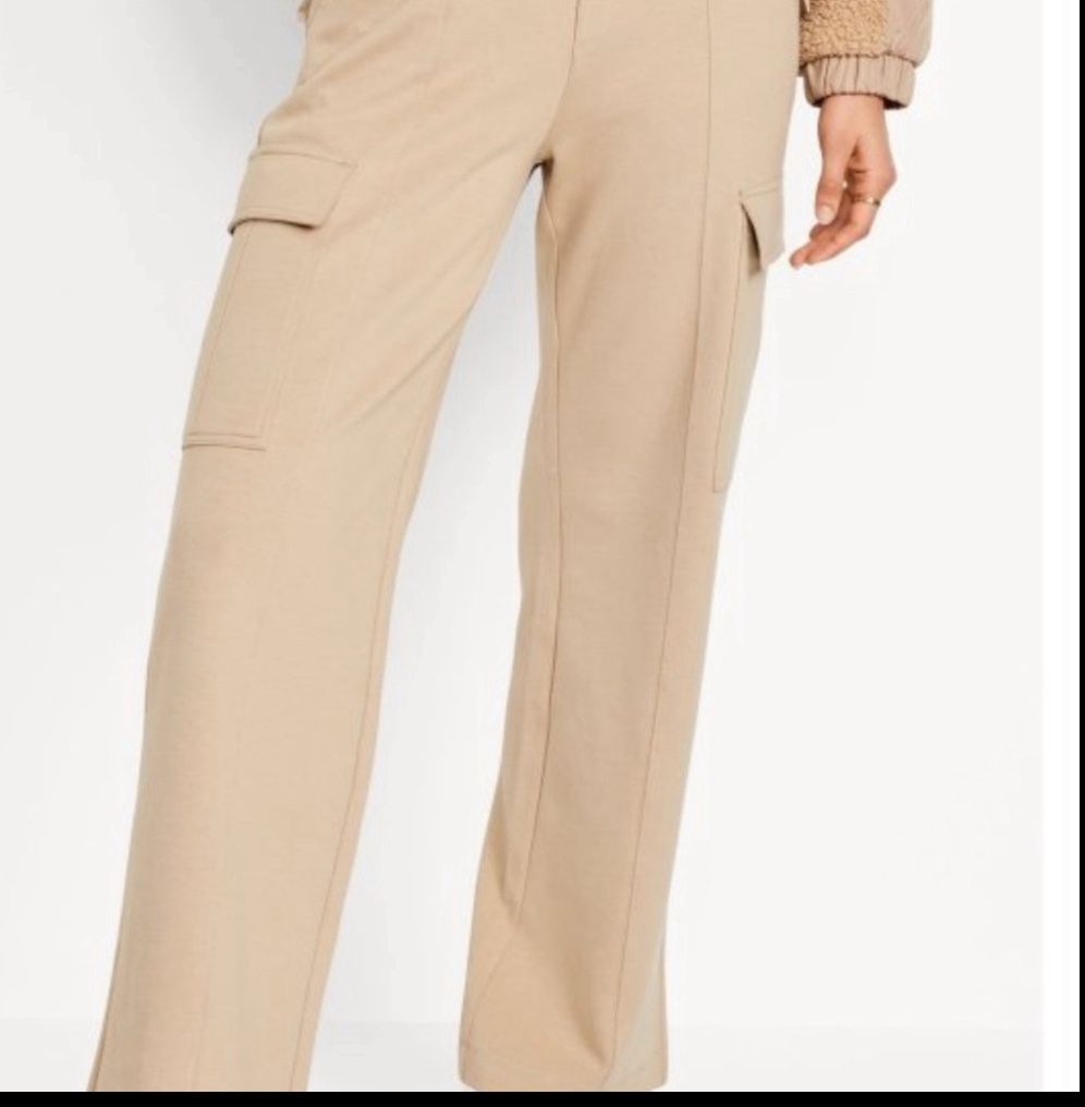 Old Navy Dynamic Fleece Cargo Pants