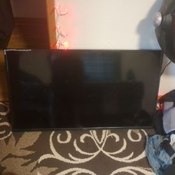 36" POLAROID FLAT SCREEN 
