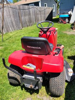 Used  Honda law mower
