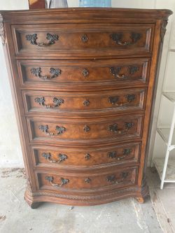 Vintage Drexel Heritage Bombe Chest / Tall Dresser
