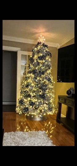 Crate & Barrel Christmas Tree Collar (Silver)