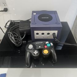 Nintendo GameCube Console Bundle - Indigo (Purple)