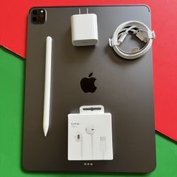 Apple IPad Pro 12.9” 5th Generation (M1 chip/ Face ID/2021) 256GB with pen, keyboard & Accessories 