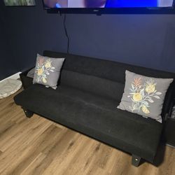 Futon And Throw Pillows