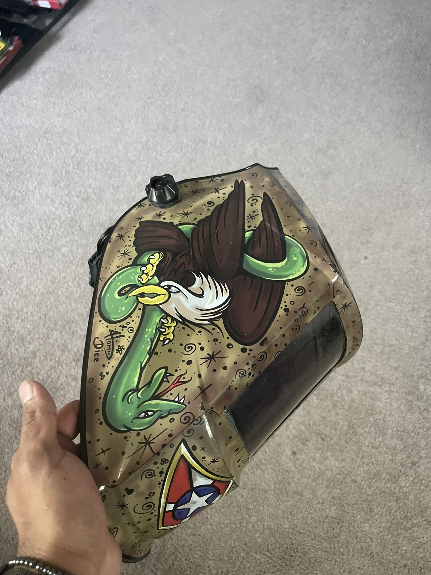 Auto dark Welding Helmet ( Great Shape)