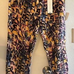 🔥 NWT Aphrodite Multi-Color Printed High-Waist Skinny Jeans! 🔥