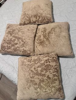 FOUR cushions 