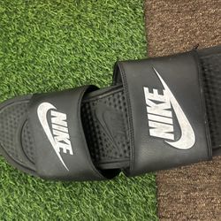 Nike Slides Size 10
