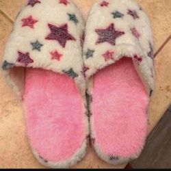 Womens Slipper Size 9/10 Brand New 