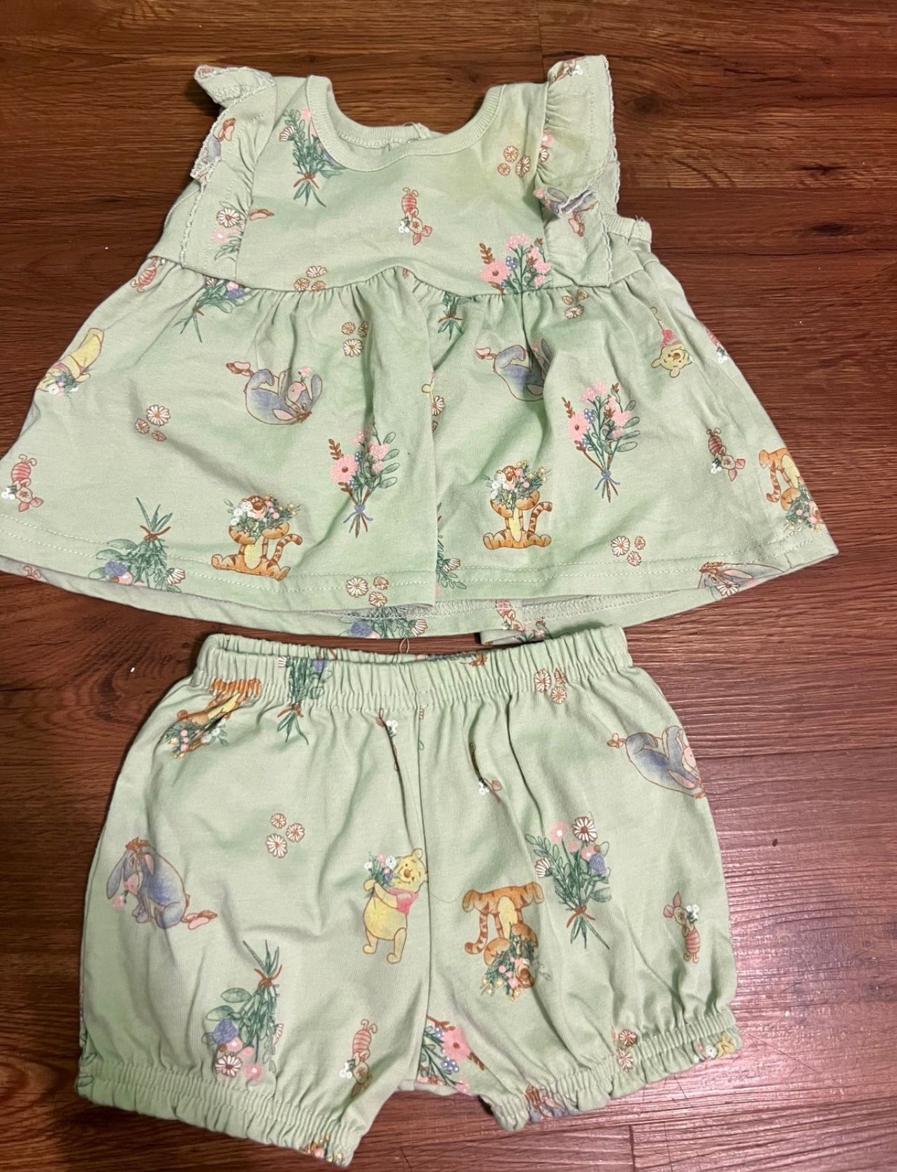 Baby Girls Winnie The Pooh Top and Bottom set- Green 3-6 months
