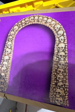 7.5 feet Halloween skull entry arch