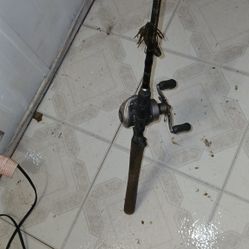 PRO QUALIFIER 2. D B S  BAITCASTER AND BERKLEY ROD