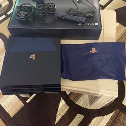 PS4 Pro 500 Million Limited Edition 