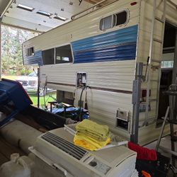 Dreamer Self Contained Camper 11 Foot