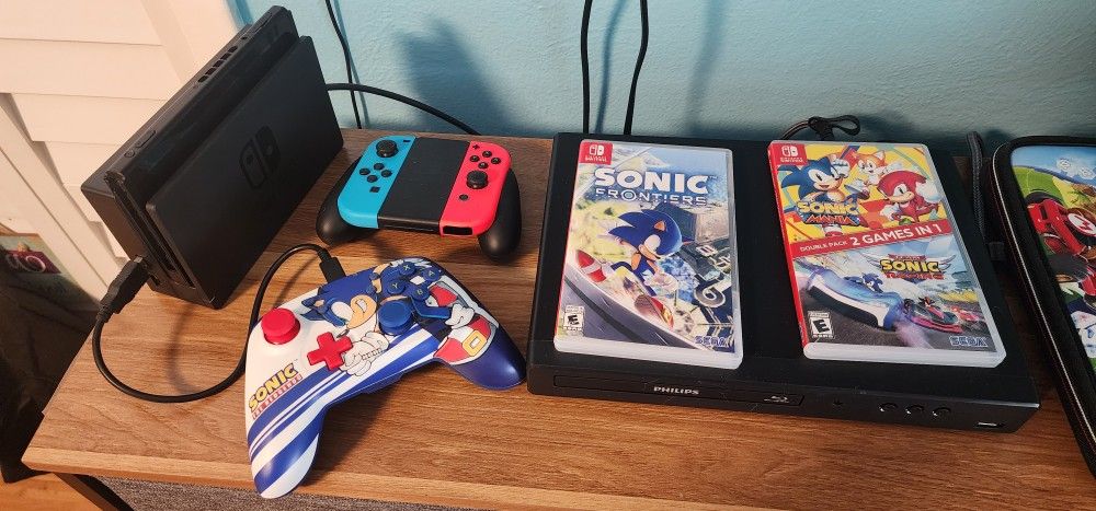 Nintendo Switch Like New!!!!