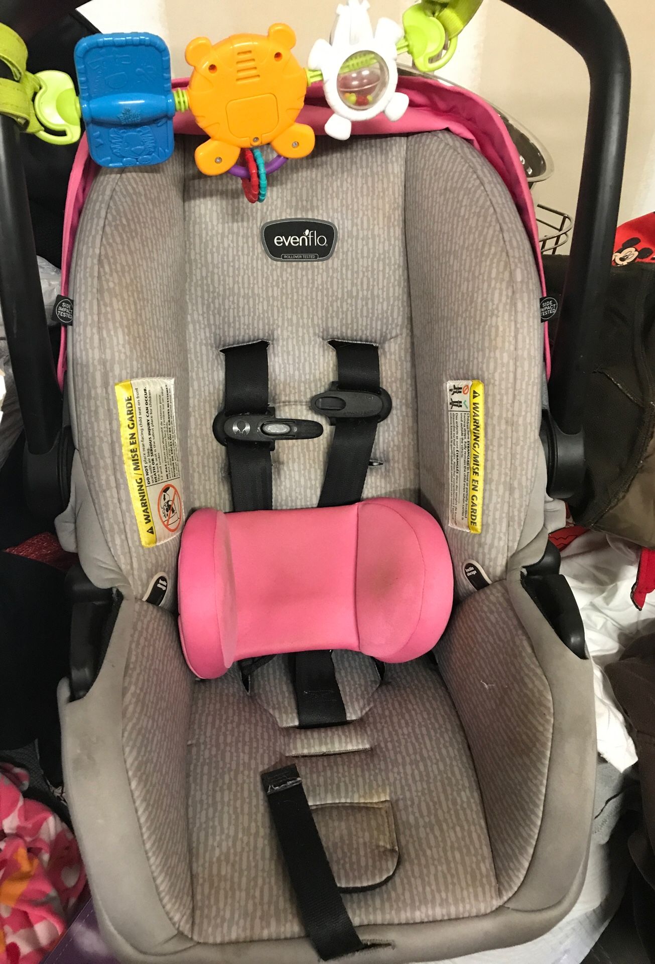 Infant girls evenflo car seat