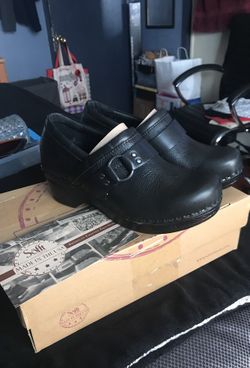 Nurse shoes size 8
