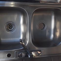 Sink 22x33x8.5deep..