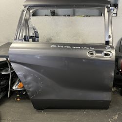 2021-2022-2023-2024-2025 TOYOTA SIENNA RIGHT REAR DOOR OEM USED