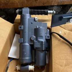   Unused Power Trim And  Motor Tilt assembly for a Yama