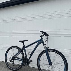 Schwinn Trailway Hybrid Bike – 700c / 28” – Aluminum Frame City Bicycle