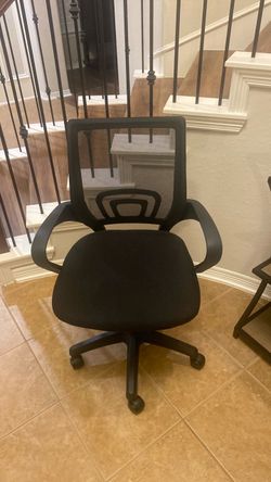 Black computer desk chair