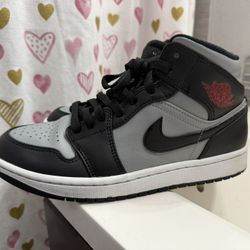 Jordan 1 Mid Red Shadow Size 8M/9.5W
