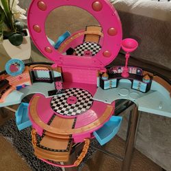 L.O.L.Surprise! Hair Salon Playset with Surprises, no Mini Dolls included,