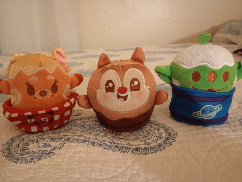 Disney's Munchlings Dale Chocolate Scented Alien Wasabi Pea Red Panda Meilin