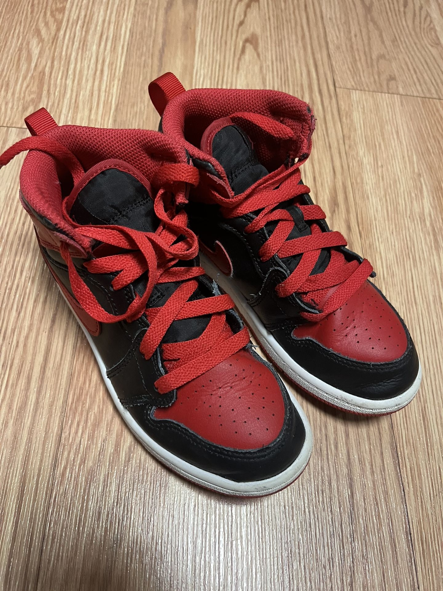 Kid Size 1Y - Nike Jordan 1 Mid (PS) - DQ8424 060 - Black Fire Red White