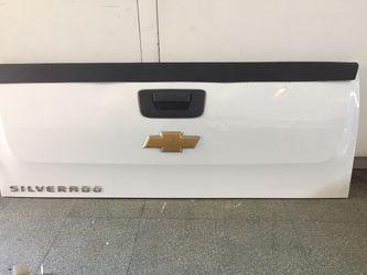 Tail gate 2014 Silverado 2500