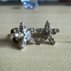 [Price Lowered] Petite Star Stud Earrings – Silver Tone with Crystal Accents