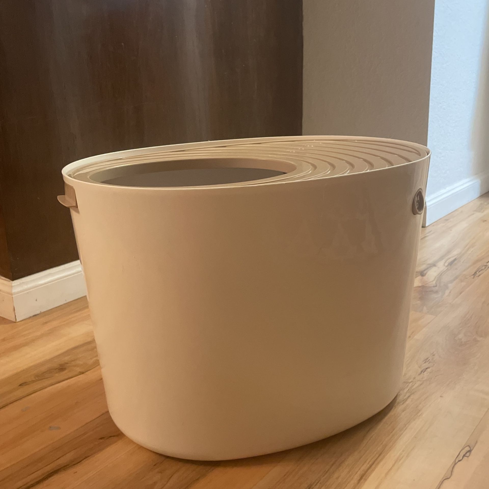 Oval Cat Litter Box