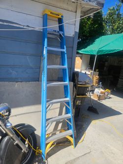 Selling 8ft ladder