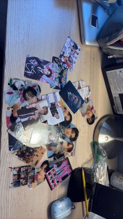 27 stray kids photocards