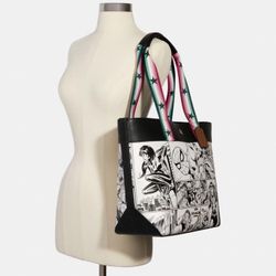 Coach MARVEL Large Tote In Black And White Comic Print