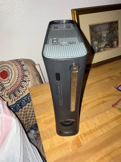 Xbox 3 6 0)  2009 model black console with hard drive/hdmi! (O.B.O)