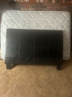 Full bed full size mattress like new and bed frame
