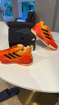 Woman/ Teens Sneaker