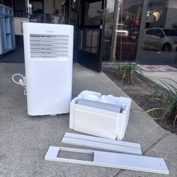 New 5,000 (DOE) BTU Portable Air Conditioner Cools 250 Sq. Ft. with Dehumidifier. White ( No Remote) ( While Supplies Last)