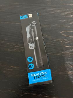NEW IN BOX - Selfie Stick Tripod 103cm