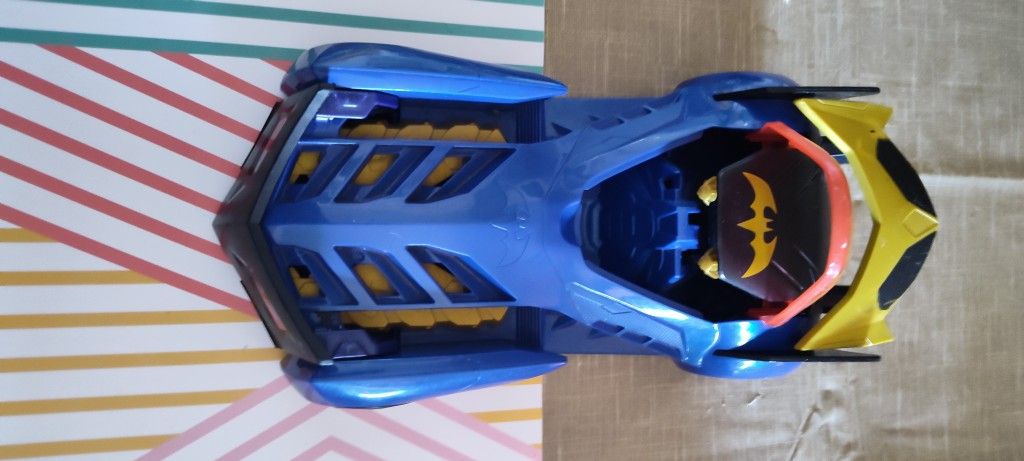 Previously Owned Capture Claw Batmobile 