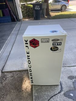 Mini fridge