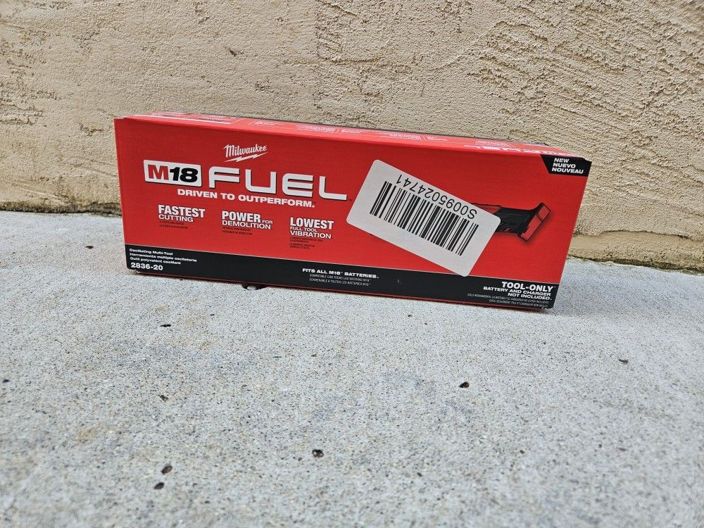 (New In Box) Milwaukee M18 FUEL Oscillating Multi-Tool, 2836-20
